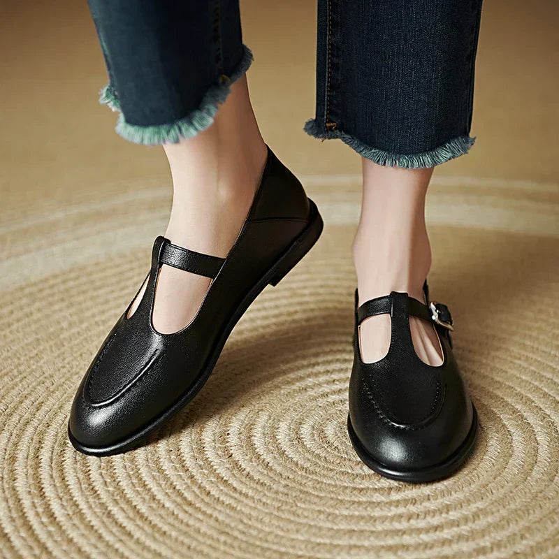 LAURA | LOW-HEELED CLASSIC PUMPS